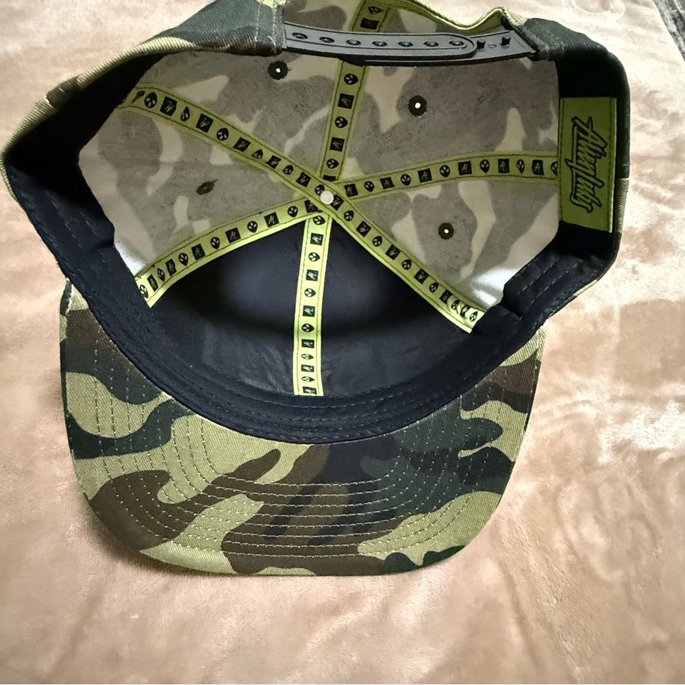 Alienlabs Camo Cannabis Snap Back Flat Bill Baseball Hat - Picture 7 of 15